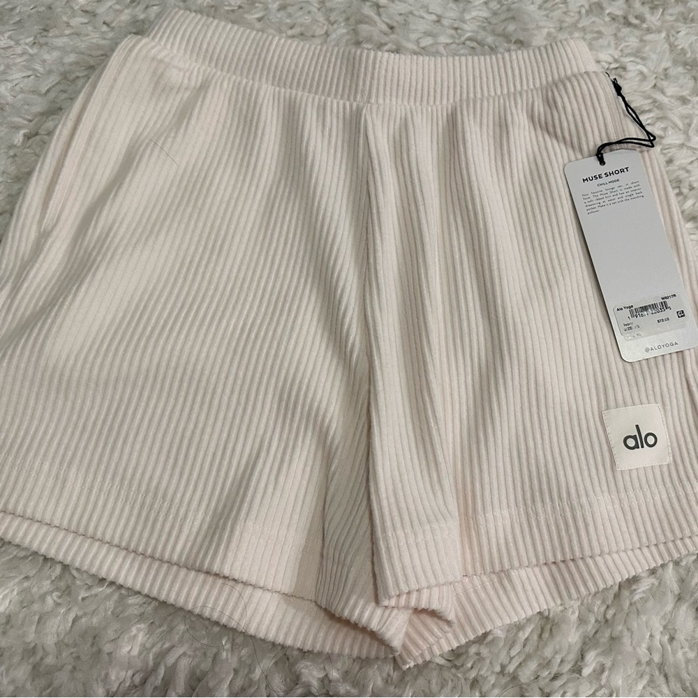 Alo Yoga Muse Short